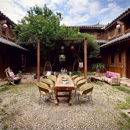 Blossom Hill Inn - Neverland Lijiang  Bagian luar foto