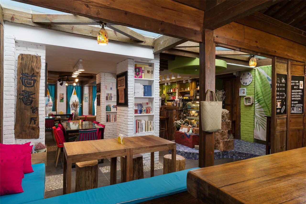 Blossom Hill Inn - Neverland Lijiang  Bagian luar foto