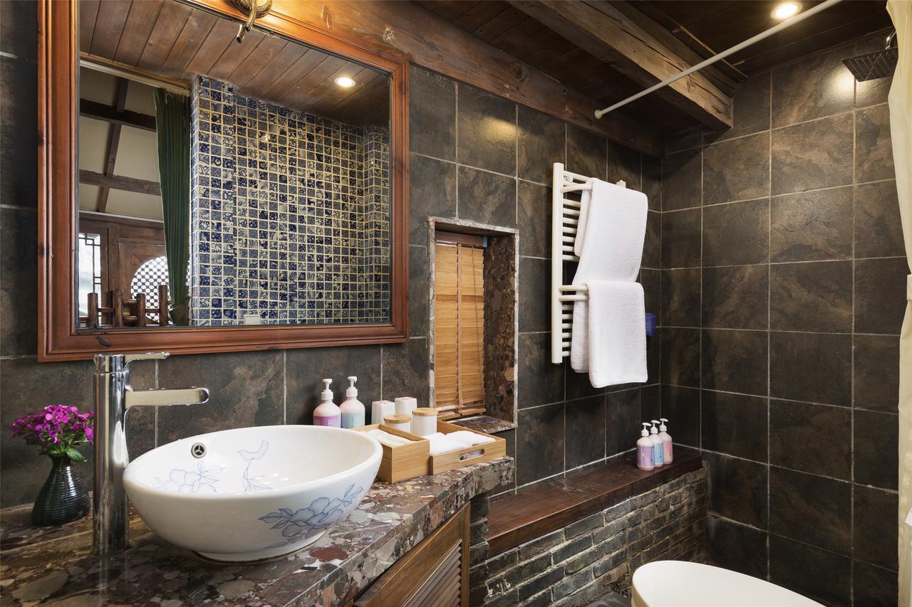 Blossom Hill Inn - Neverland Lijiang  Bagian luar foto